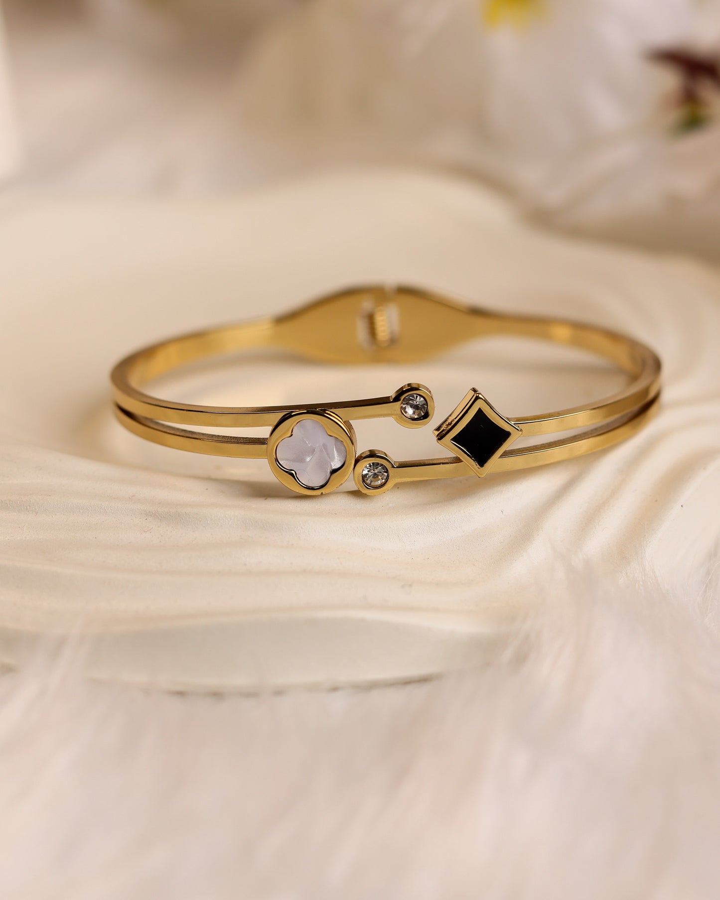 Luxe Harmony Gold Cuff | Free Size | Premium Quality (Anti Tarnish & Gold Polish)