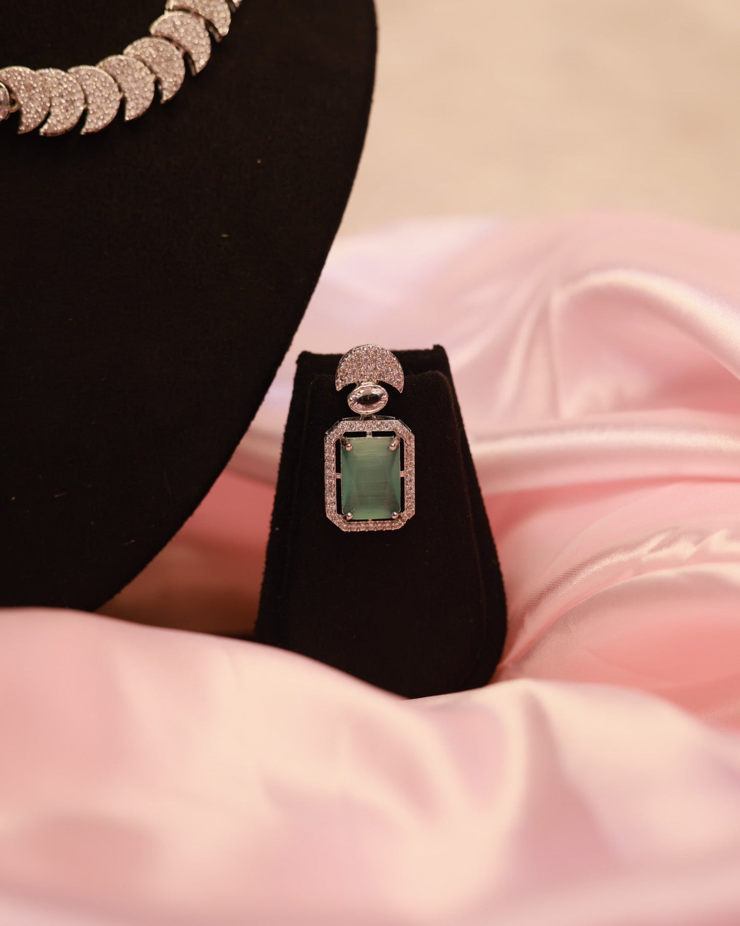 Suwarnikaa’s ISHAARA American Diamond set