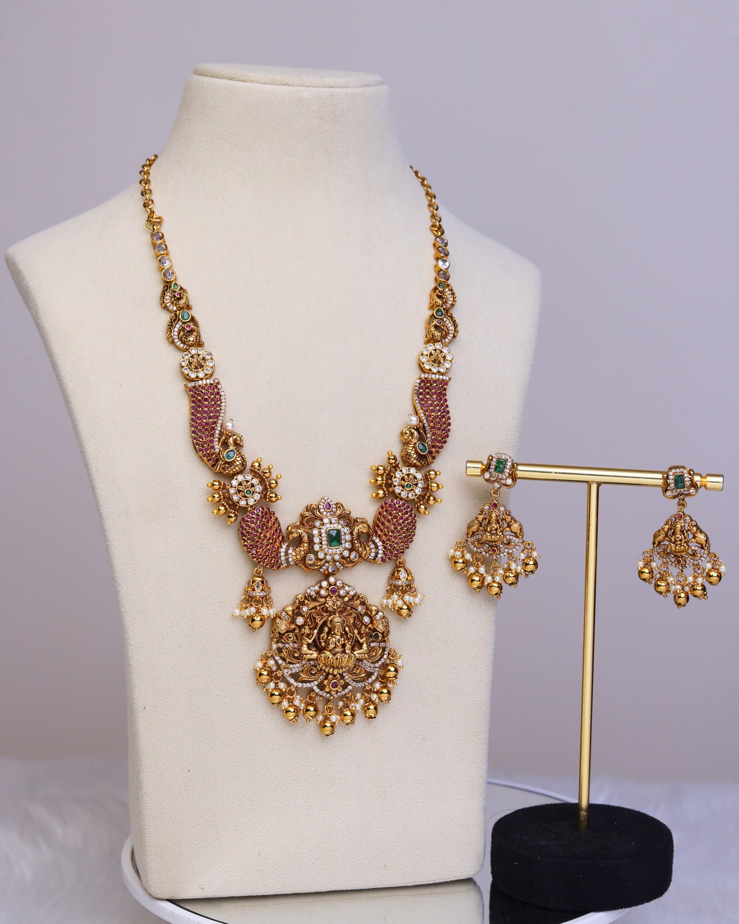 Suwarnikaa Marakata Rajalakshmi short Haram- (Premium Masterpiece Edition) – By Suwarnikaa Jewels
