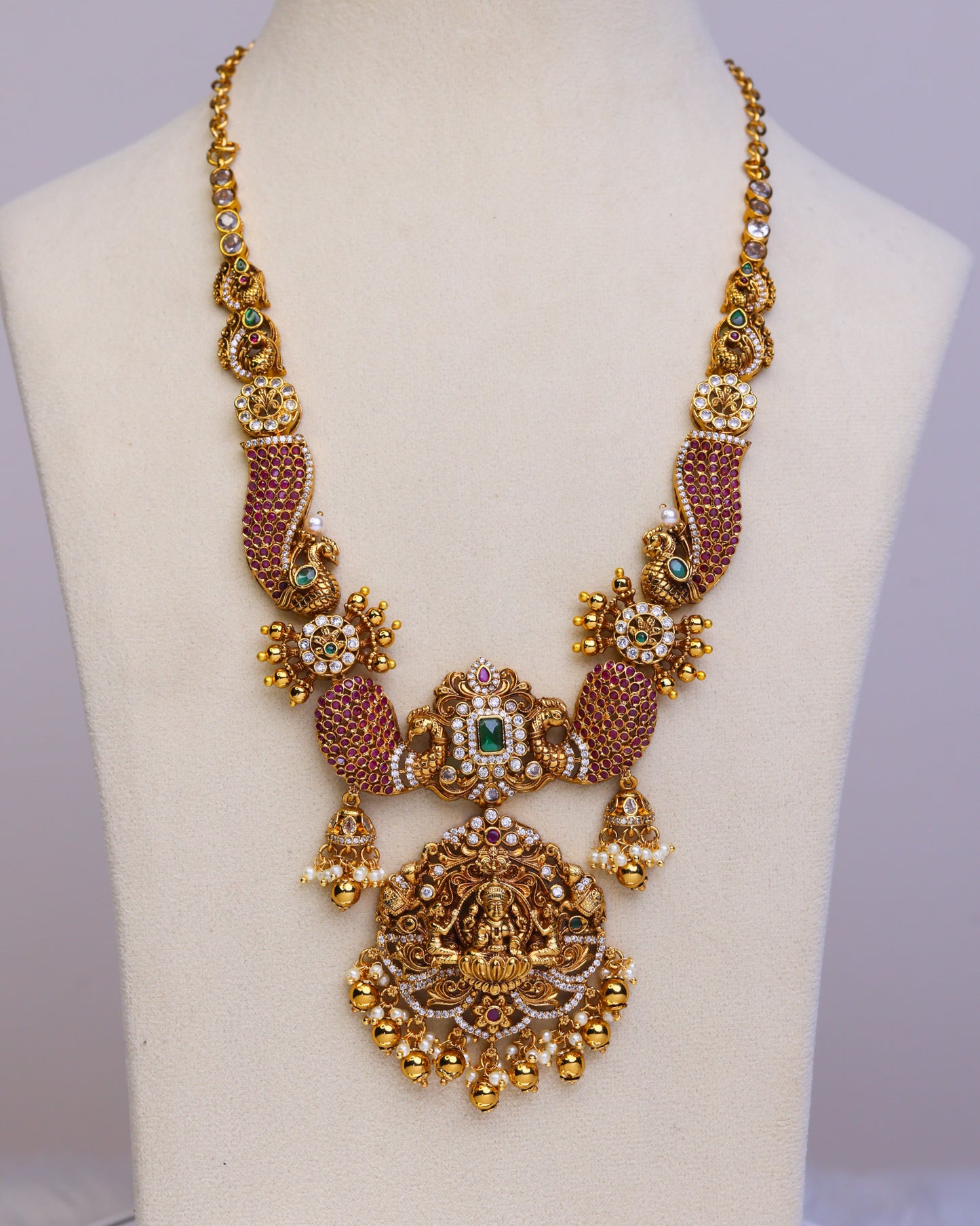 Suwarnikaa Marakata Rajalakshmi short Haram- (Premium Masterpiece Edition) – By Suwarnikaa Jewels