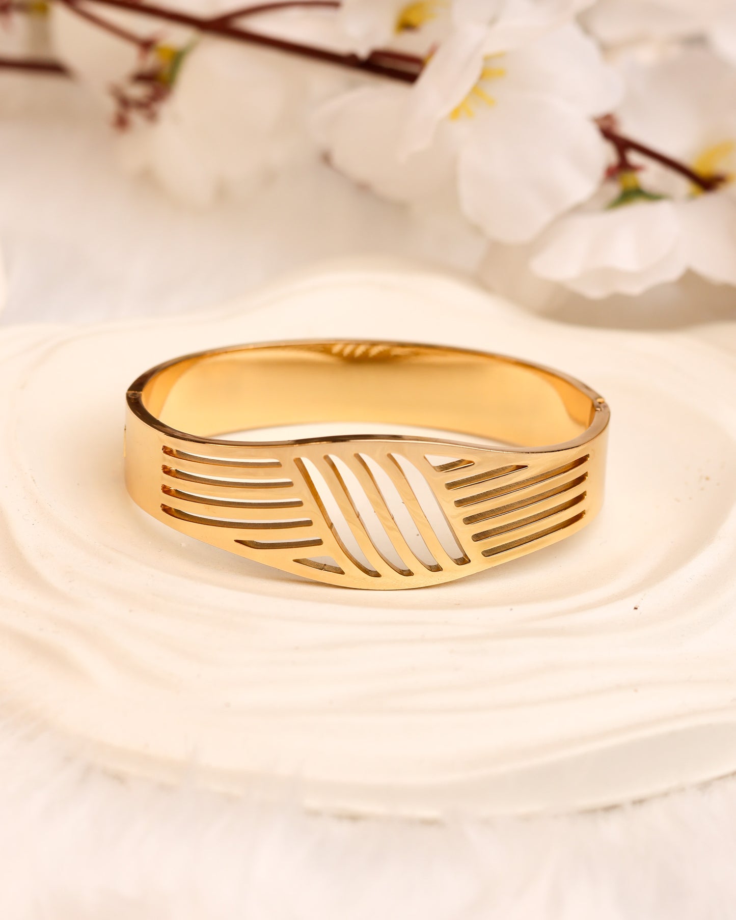 Golden Waveform Gold Cuff & Ring Set | Free Size | Premium Quality (Anti Tarnish & Gold Polish)
