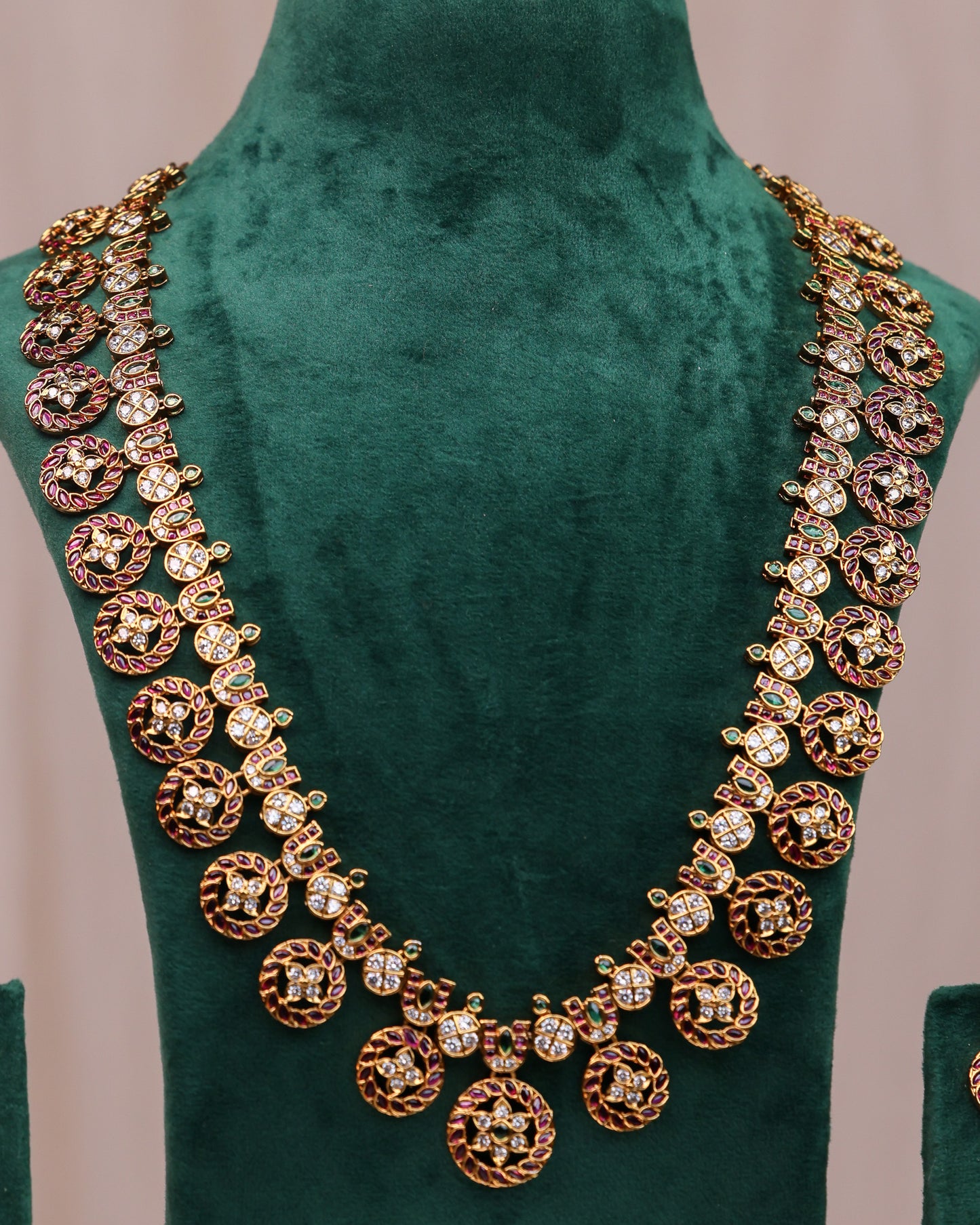 Ratna Pallavi Haaram- (Premium Masterpiece Edition) – By Suwarnikaa Jewels