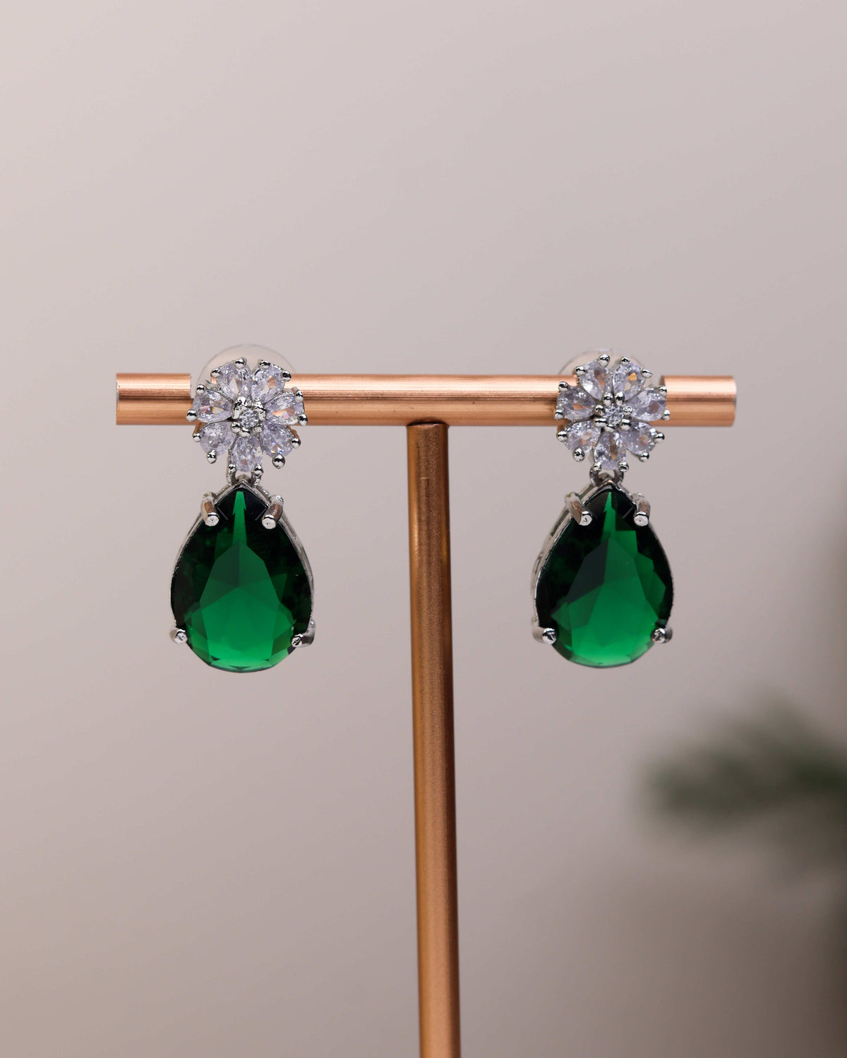 Emerald Glow by suwarnikaa jewels