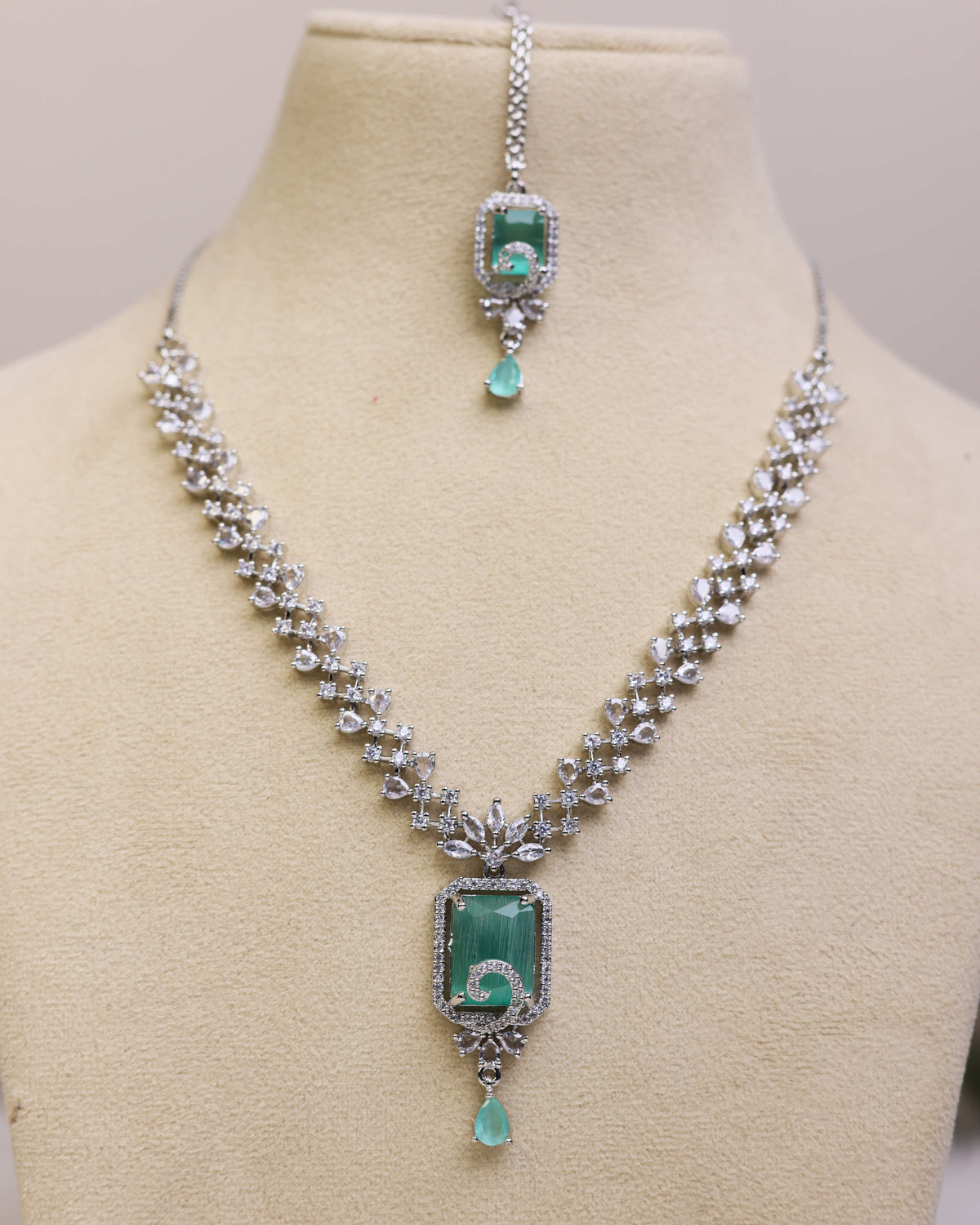Amelia Luxe by suwarnikaa jewels
