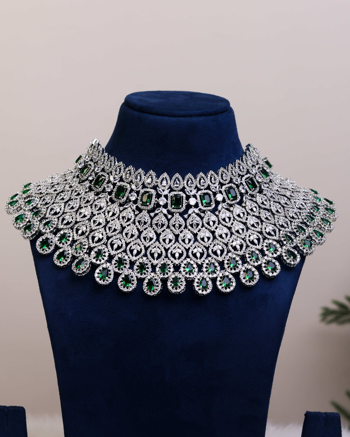 The Emerald Grandeur — SUWARNIKAA Jewels