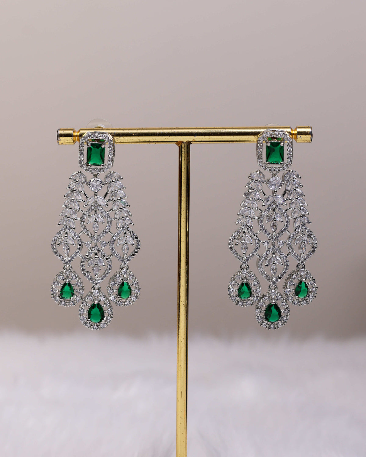 The Emerald Grandeur — SUWARNIKAA Jewels