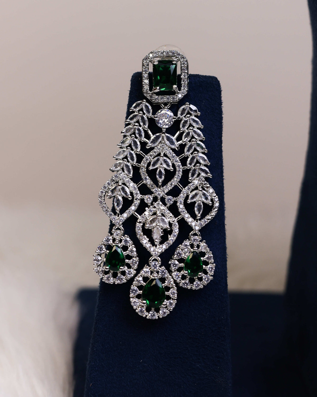 The Emerald Grandeur — SUWARNIKAA Jewels