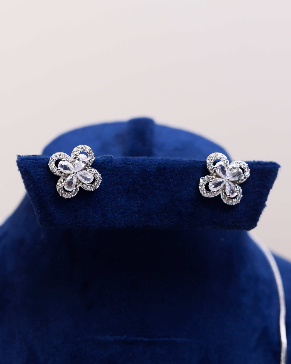 Flora Luxe by suwarnikaa jewels