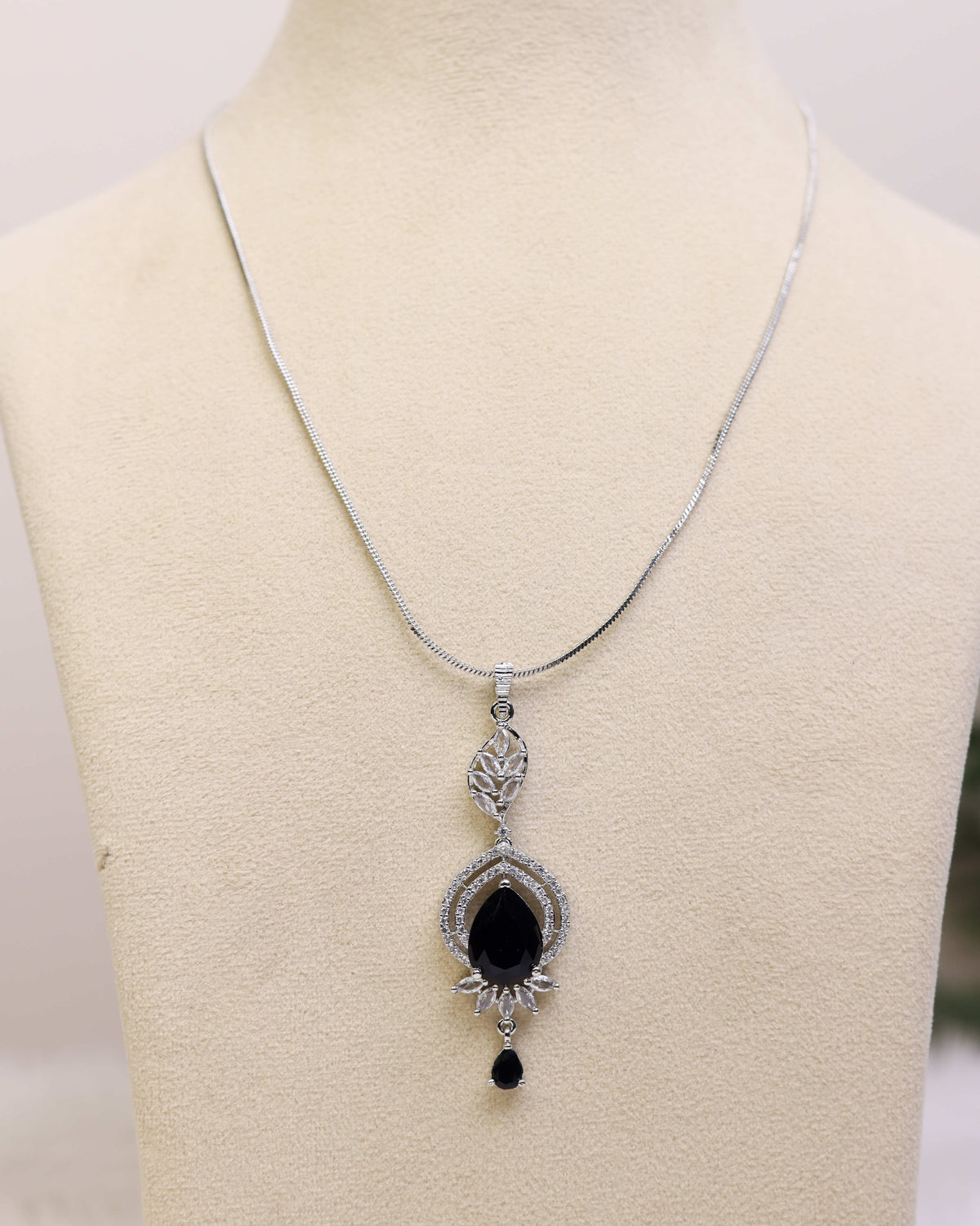 BLACK Crush by suwarnikaa jewels