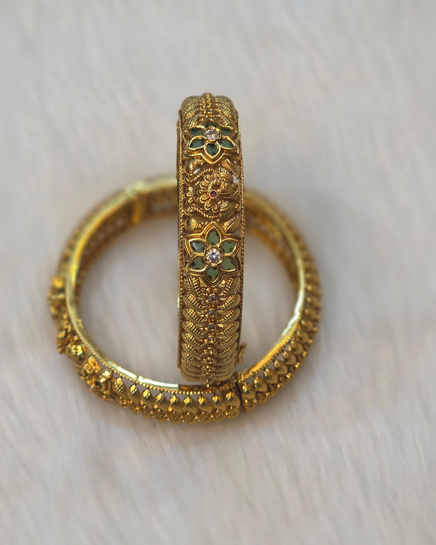 Padmavarna Vaibhava Openable Bangles(2.6)