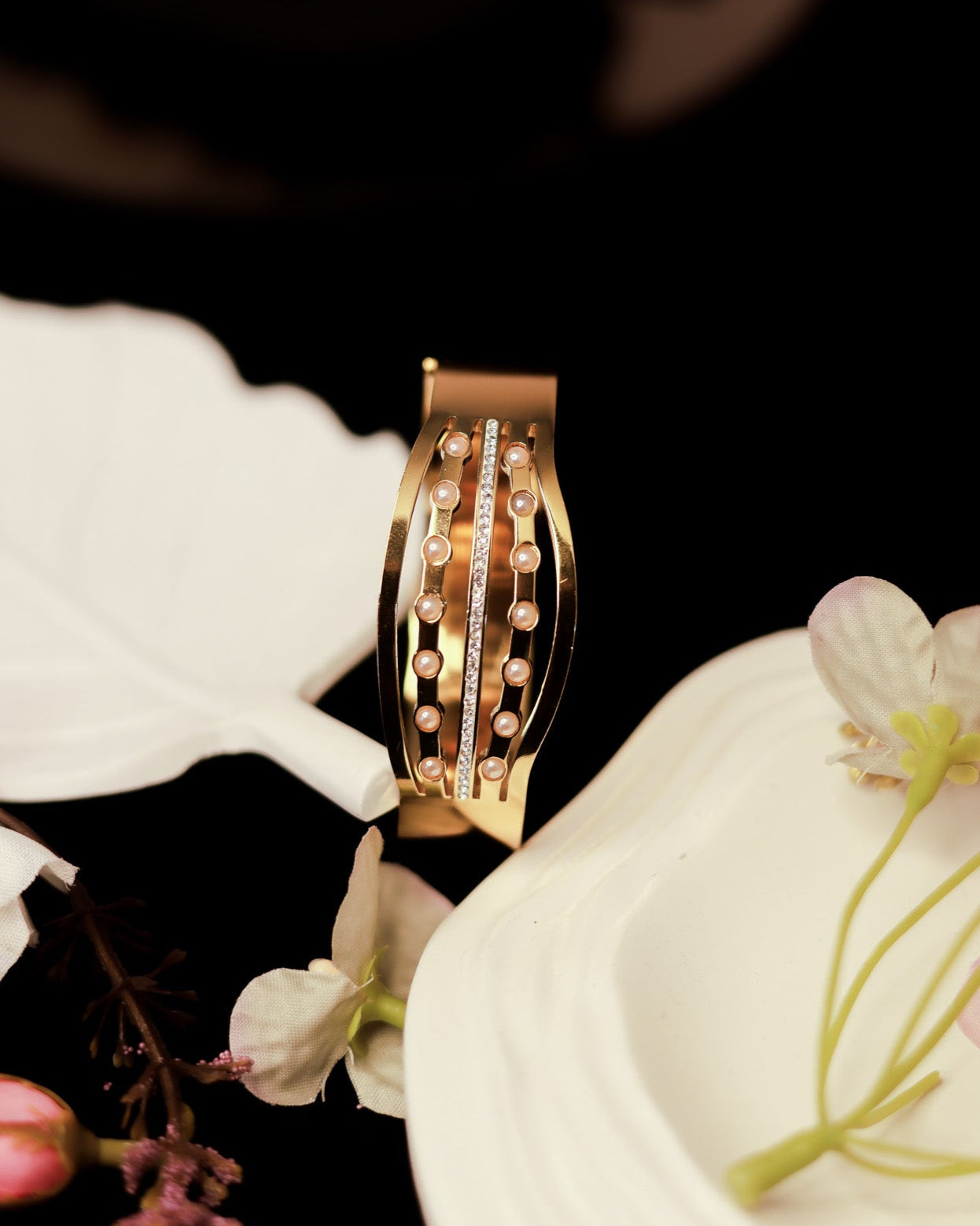 Suwarnikaa’s Pearl Sync Bracelet (Anti Tarnish & Gold Polish)