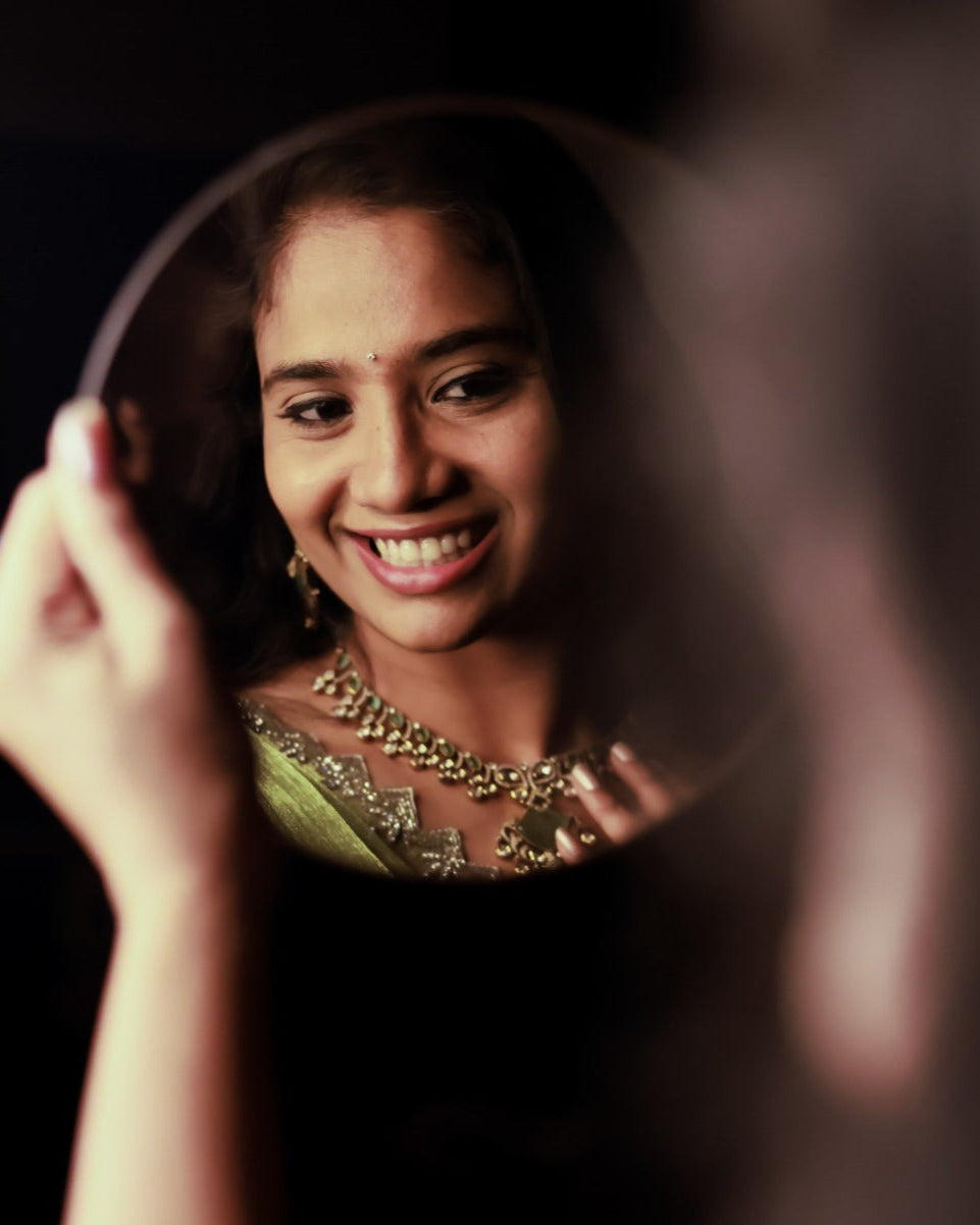 Suwarnikaa’s Premium Kundan Crush Necklace Set